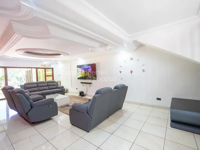6 Bedroom House for Sale in Monavale, Harare