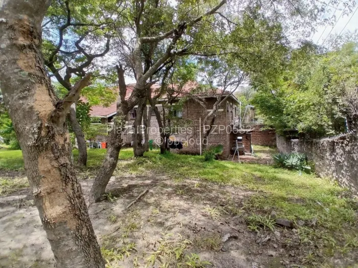 6 Bedroom House for Sale in Monavale, Harare