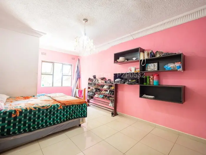 6 Bedroom House for Sale in Monavale, Harare