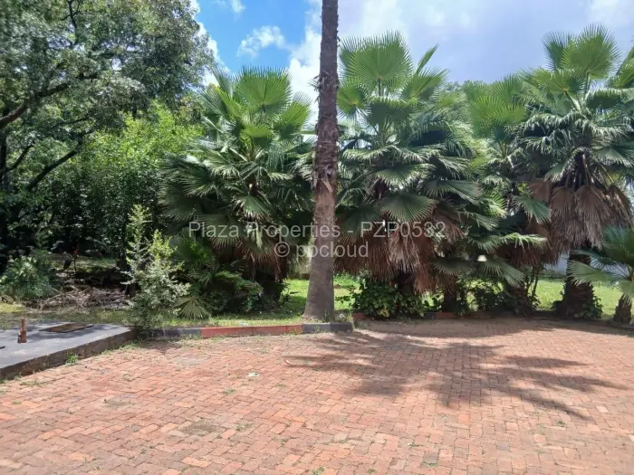 6 Bedroom House for Sale in Monavale, Harare