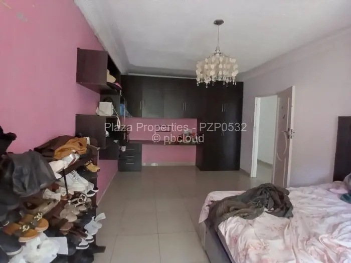 6 Bedroom House for Sale in Monavale, Harare