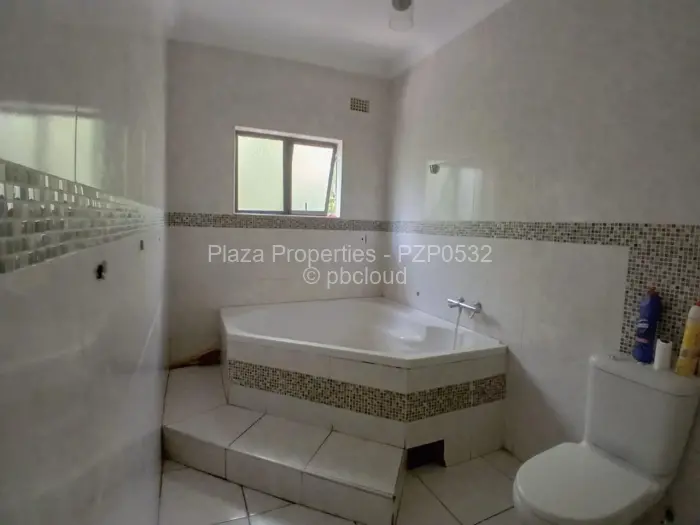 6 Bedroom House for Sale in Monavale, Harare