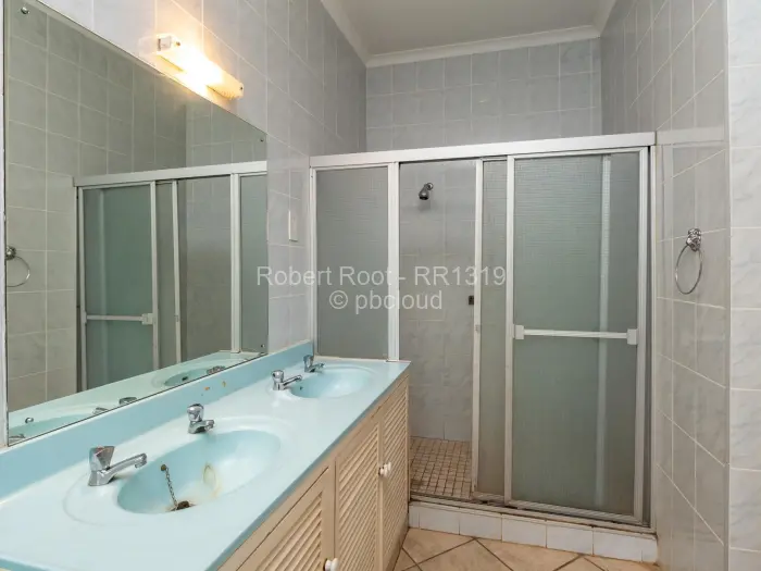 5 Bedroom House for Sale in Ryelands, Harare