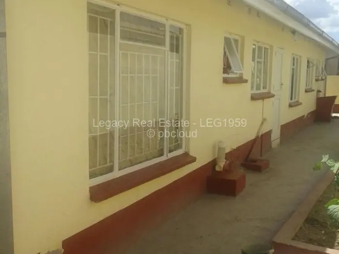 3 Bedroom House for Sale in Chitungwiza, Chitungwiza