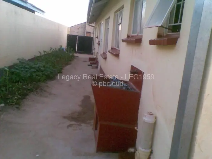 3 Bedroom House for Sale in Chitungwiza, Chitungwiza
