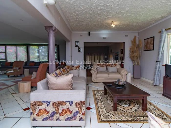 5 Bedroom House to Rent in Mandara, Harare