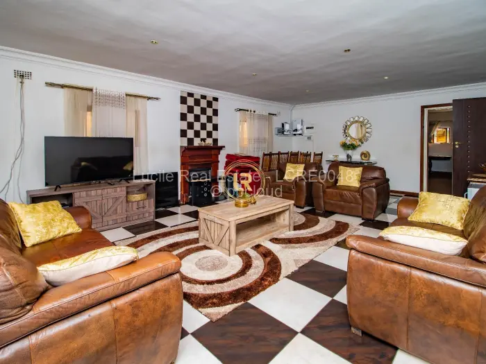 7 Bedroom House for Sale in Borrowdale, Harare