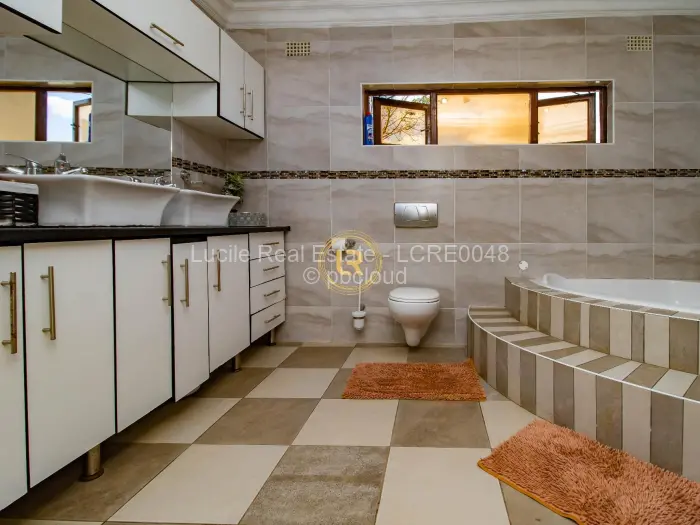 7 Bedroom House for Sale in Borrowdale, Harare