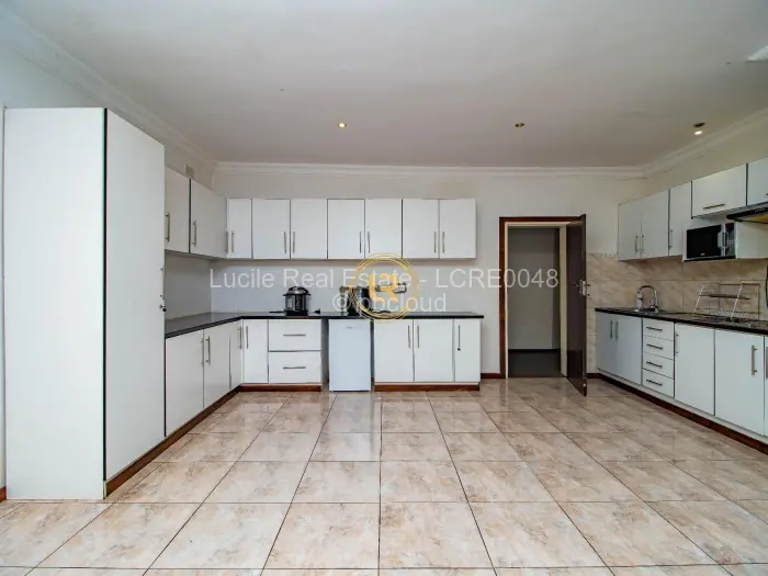 7 Bedroom House for Sale in Borrowdale, Harare