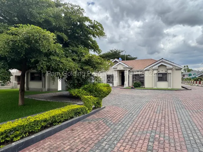 5 Bedroom House to Rent in Arlington, Harare