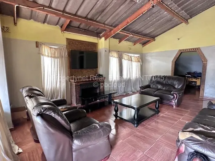 4 Bedroom House for Sale in Budiriro, Harare