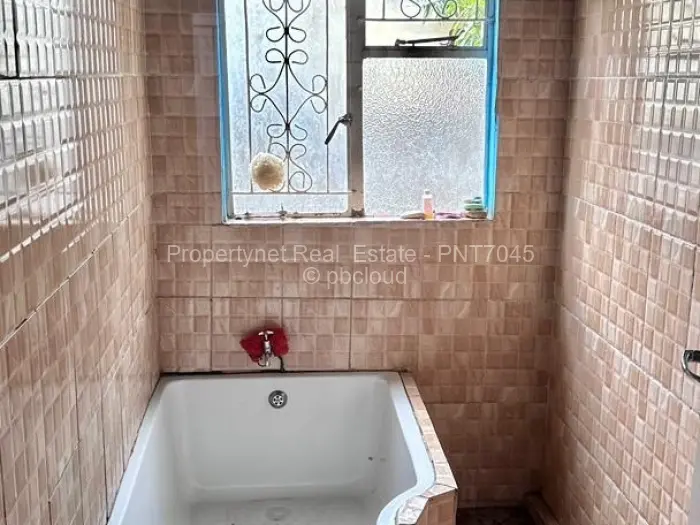 4 Bedroom House for Sale in Budiriro, Harare