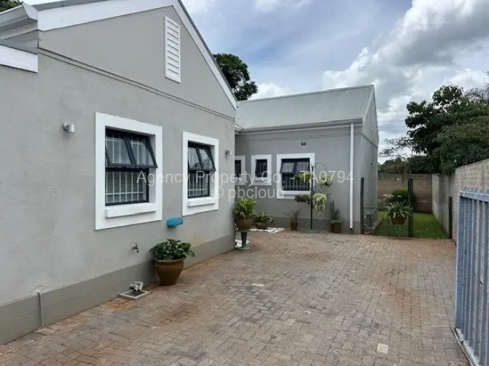 Townhouse/Cluster for Sale in Highlands, Harare