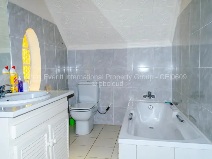 4 Bedroom House for Sale in Suburbs, Bulawayo