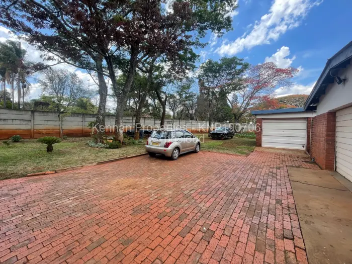 4 Bedroom House to Rent in Emerald Hill, Harare