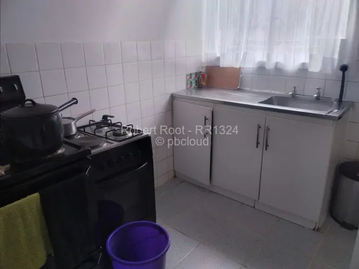 Flat/Apartment to Rent in Avondale West