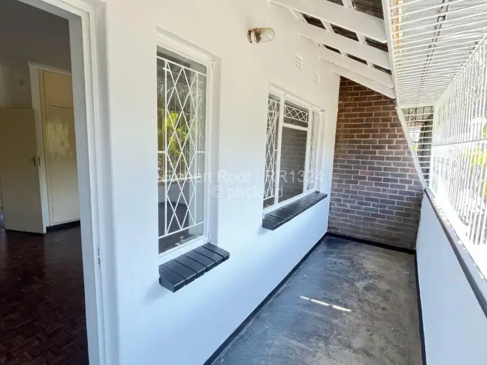 Flat/Apartment to Rent in Avondale West