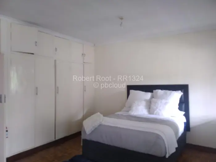 Flat/Apartment to Rent in Avondale West