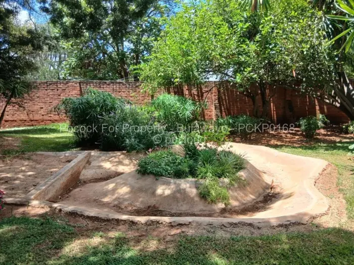 4 Bedroom House for Sale in Kumalo, Bulawayo