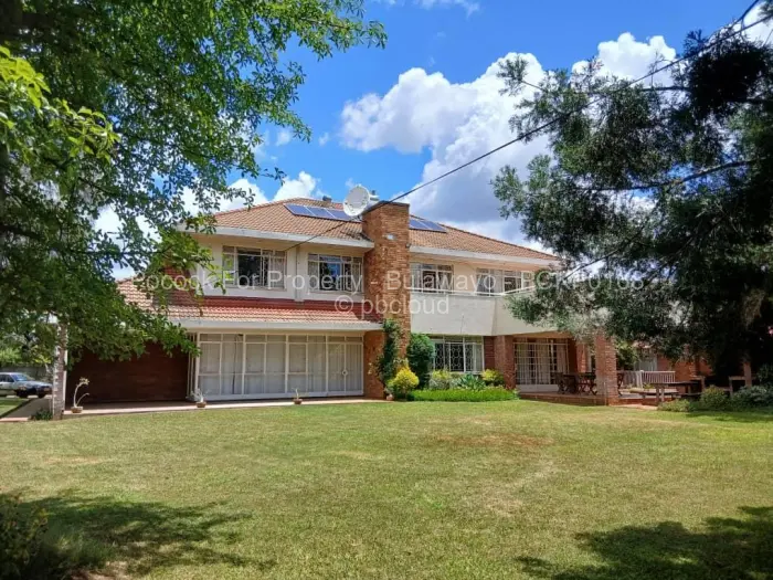 4 Bedroom House for Sale in Kumalo, Bulawayo