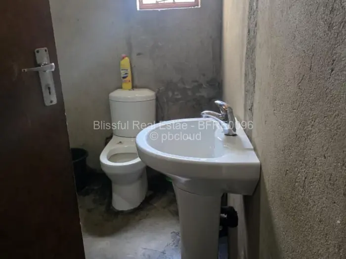 9 Bedroom House for Sale in Borrowdale, Harare