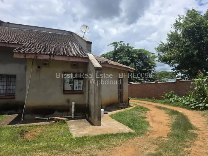 9 Bedroom House for Sale in Borrowdale, Harare
