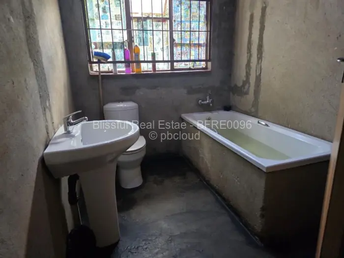 9 Bedroom House for Sale in Borrowdale, Harare