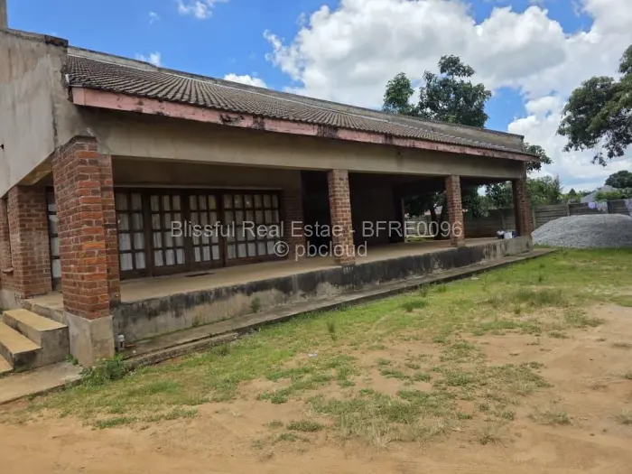 9 Bedroom House for Sale in Borrowdale, Harare