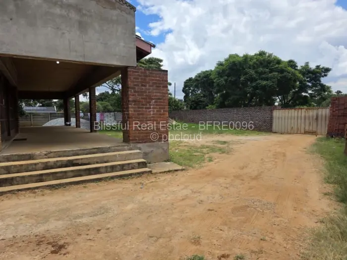 9 Bedroom House for Sale in Borrowdale, Harare