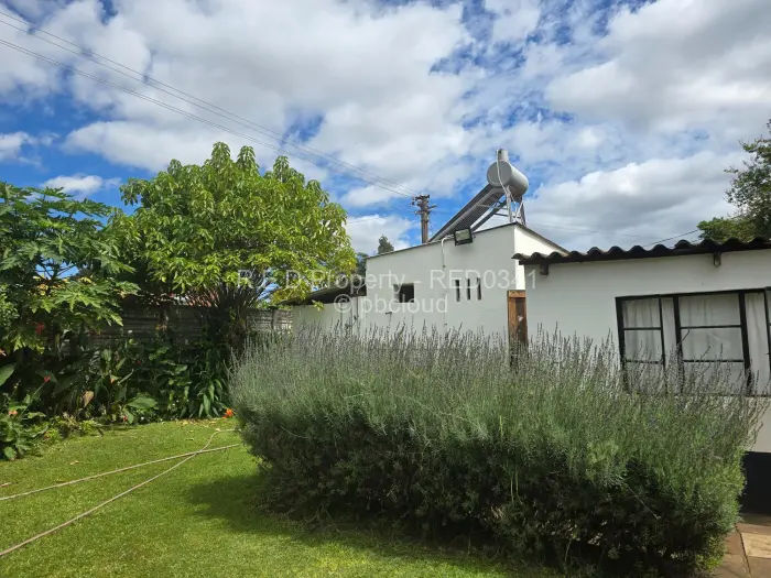 5 Bedroom House for Sale in Famona, Bulawayo