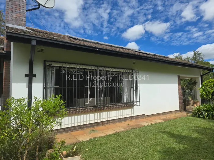 5 Bedroom House for Sale in Famona, Bulawayo