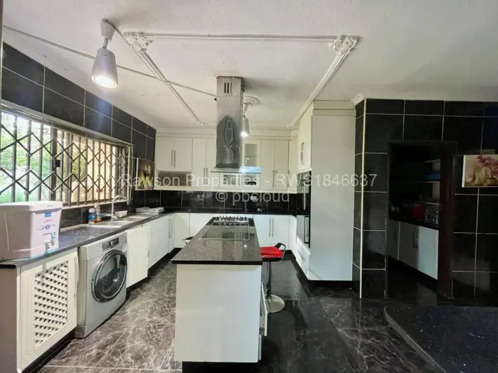 6 Bedroom House for Sale in Westgate, Harare