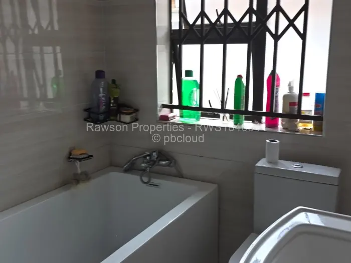 4 Bedroom House for Sale in Madokero Estates, Harare