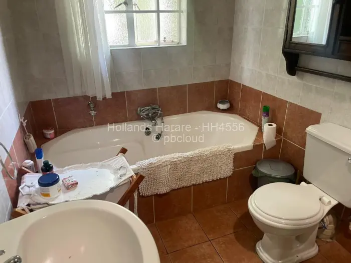 Townhouse/Cluster to Rent in Borrowdale Brooke, Harare