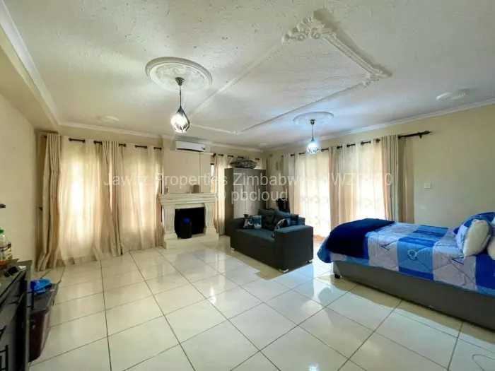 6 Bedroom House for Sale in Adylinn, Harare