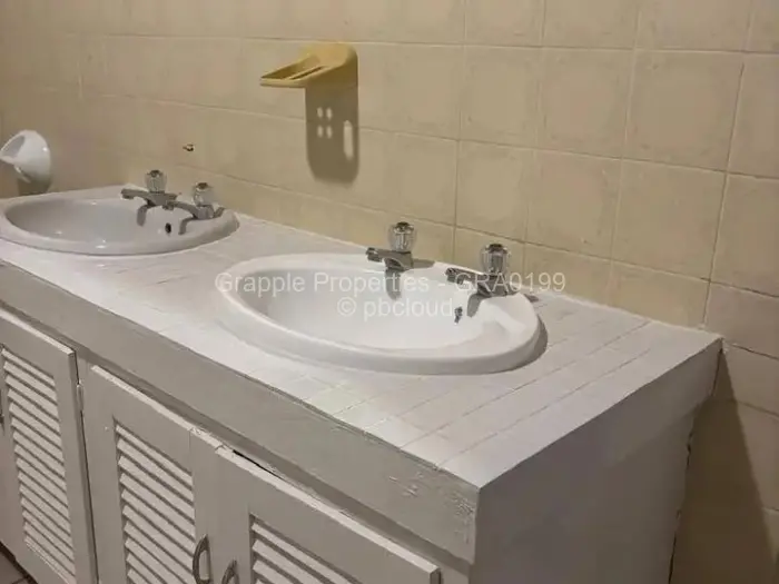 5 Bedroom House to Rent in Highlands, Harare