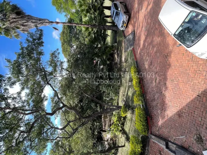 6 Bedroom House for Sale in Monavale, Harare