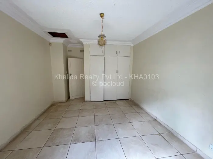6 Bedroom House for Sale in Monavale, Harare