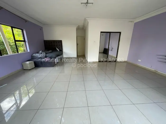 6 Bedroom House for Sale in Monavale, Harare