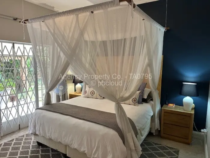 Townhouse/Cluster to Rent in Newlands, Harare