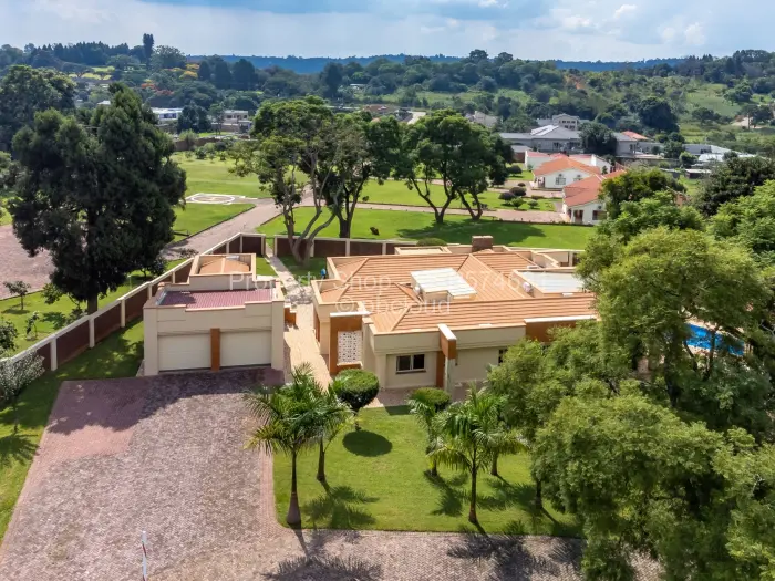 9 Bedroom House for Sale in Quinnington, Harare