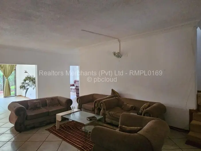 6 Bedroom House to Rent in Glen Lorne, Harare