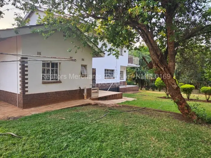 6 Bedroom House to Rent in Glen Lorne, Harare