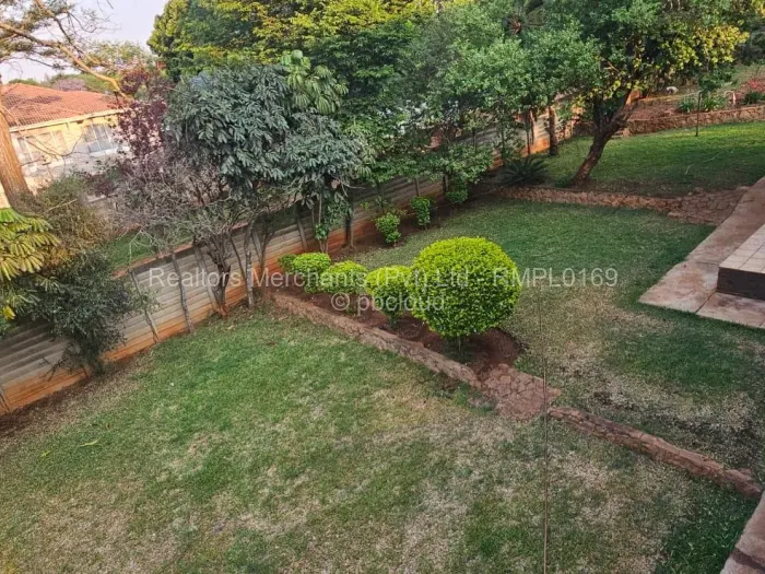 6 Bedroom House to Rent in Glen Lorne, Harare