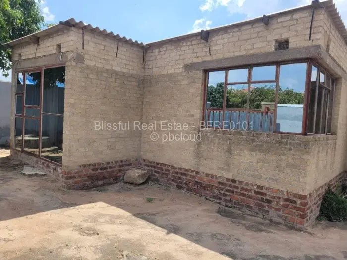 3 Bedroom House for Sale in Zengeza, Chitungwiza