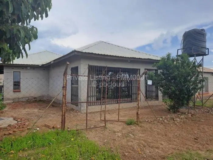 4 Bedroom House to Rent in Budiriro, Harare