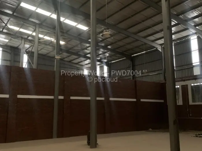 Warehouse/Industrial to Rent in Waterfalls, Harare