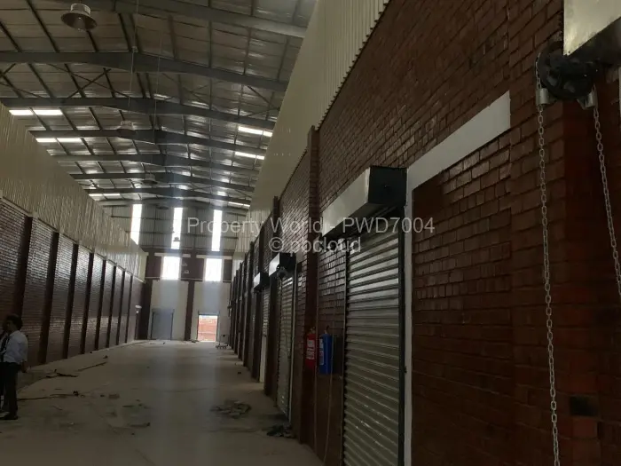 Warehouse/Industrial to Rent in Waterfalls, Harare