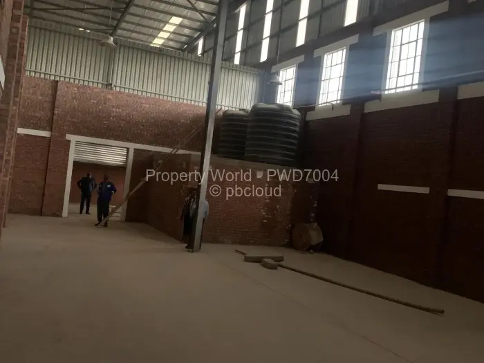 Warehouse/Industrial to Rent in Waterfalls, Harare