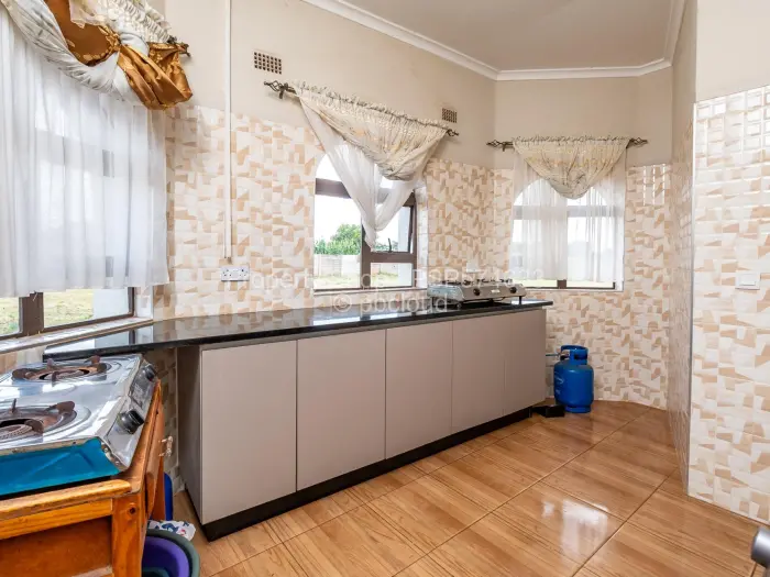 5 Bedroom House for Sale in Glaudina, Harare